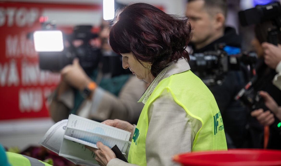 Control tematic al ANF, astăzi, în piețele bucureștene 15 ANF Piata Drumul Taberei0013