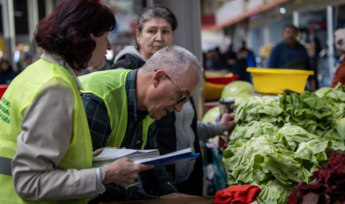 Control tematic al ANF, astăzi, în piețele bucureștene 4 ANF Piata Drumul Taberei0029