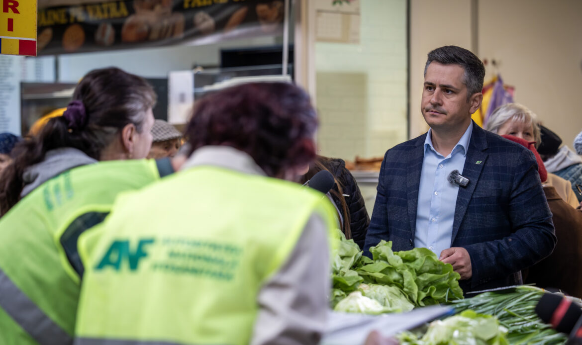 Control tematic al ANF, astăzi, în piețele bucureștene 6 ANF Piata Drumul Taberei0044
