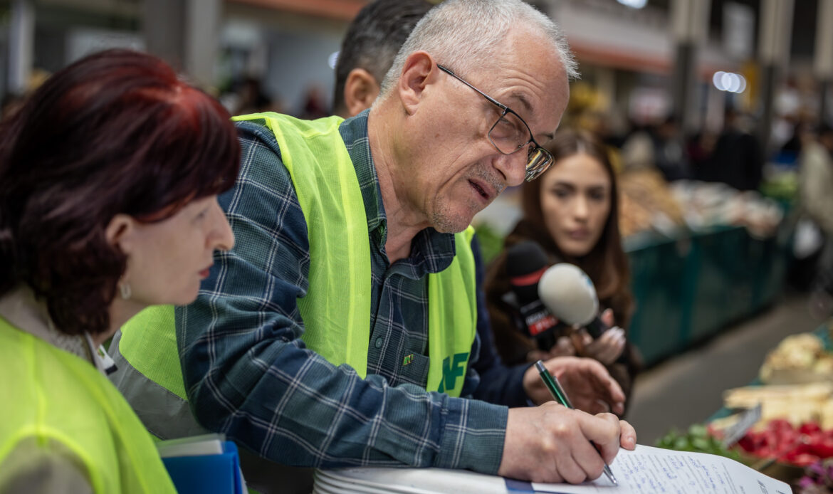 Control tematic al ANF, astăzi, în piețele bucureștene 10 ANF Piata Drumul Taberei0100