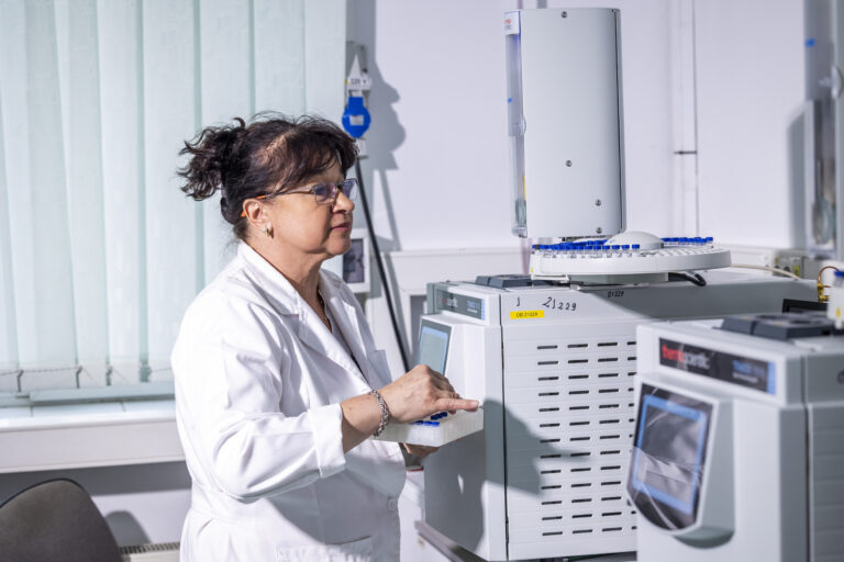 Noutăți 1 Laborator Chimie0016