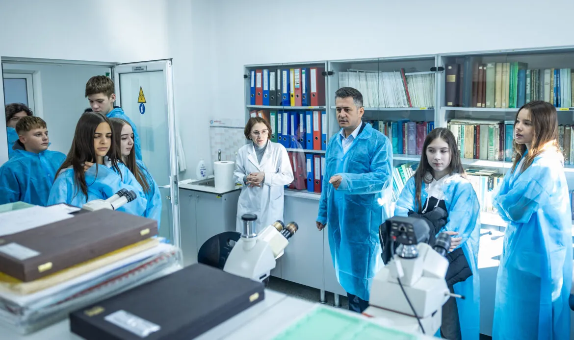 Elevi în vizită la ANF 3 ANF vizita elevi0002