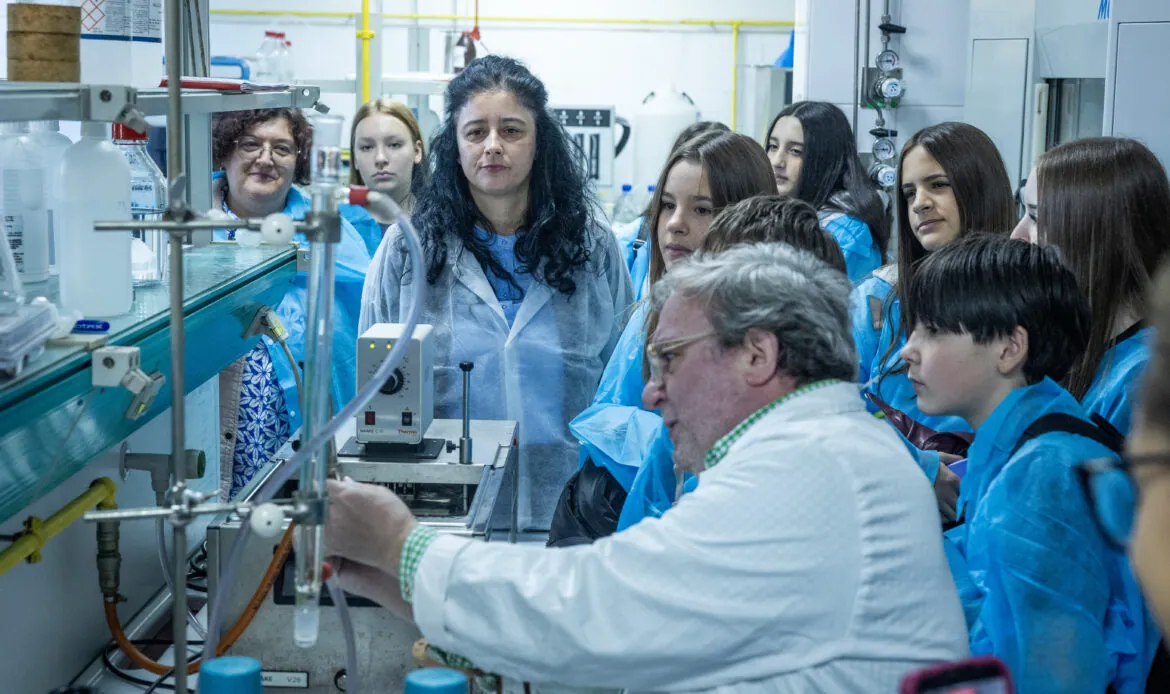 Elevi în vizită la ANF 12 ANF vizita elevi0055