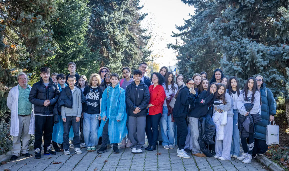 Elevi în vizită la ANF 11 ANF vizita elevi0072