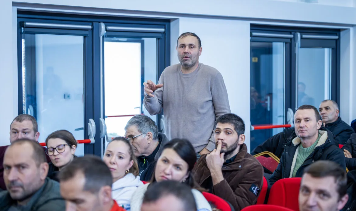 ANF, față în față cu legumicultorii din Matca 20 ANF Intalnire Matca0121